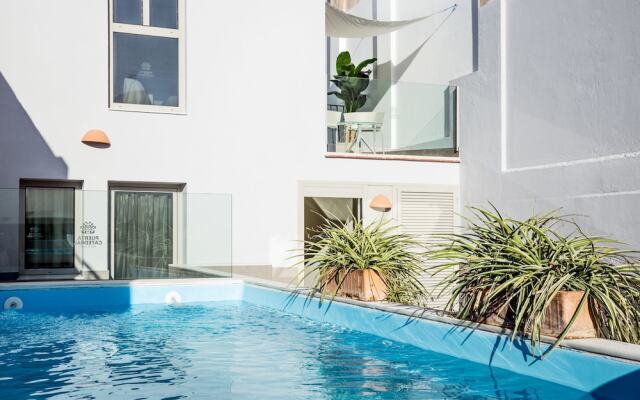 Puerta Catedral Arenal Suites