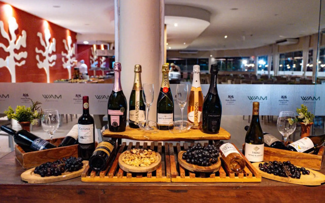 Dom Pedro Laguna Beach Resort & Golf