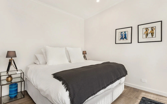 Incredible Balcony Duplex in the Heart of Fitzroy – Guest Rooms – Melbourne