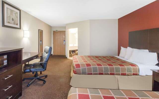 Travelodge by Wyndham Romulus Detroit Airport