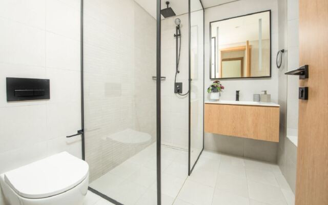 Airbetter - Marquise Square