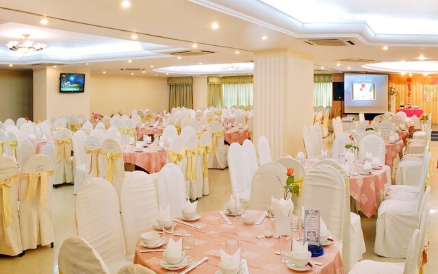 Bamboo Green Central Hotel