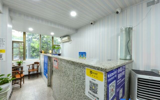 Shaoxian Hotel (Guangzhou North Railway Station)