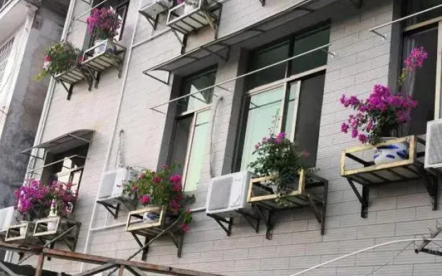 Jiangbin Apartment Hotel