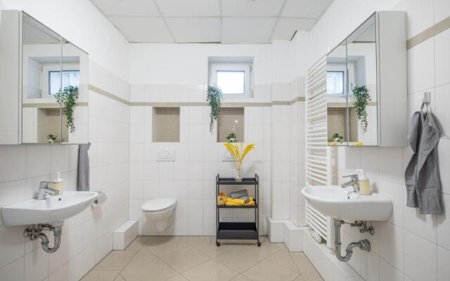 Stylish Apartment for 8 in Hamburg Hammerbrook