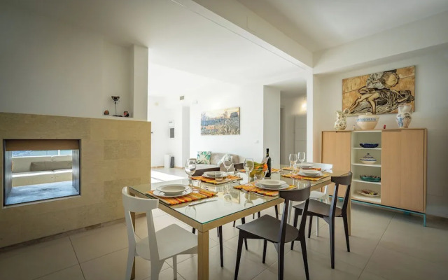 Villa Torricella Pool and Sunny Garden