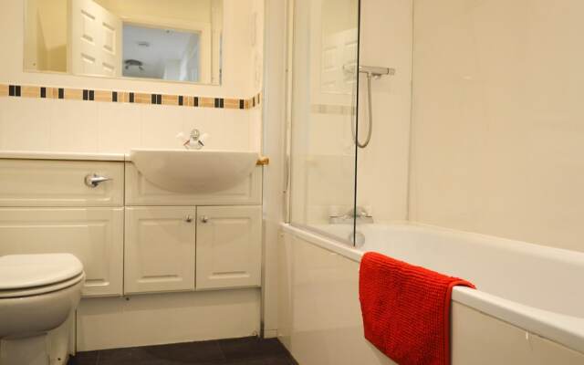 Attractive 3 Bedroom Flat in Central Haymarket
