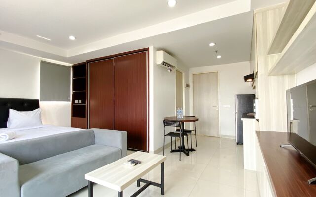 Spacious And Comfy Studio Room Azalea Suites Apartment