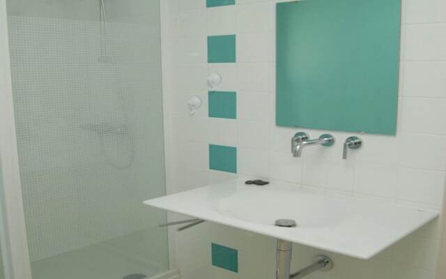 Luxurious Villa in Rochefort-du-gard With Private Pool