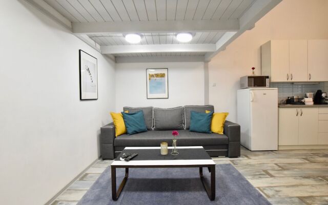 Standard Apartment by Hi5 - Akácfa 59