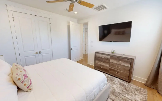 Seaside Serenity 5 Bedroom Home