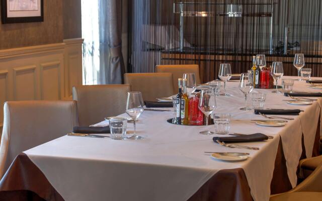 Crowne Plaza East Midlands Airport by IHG