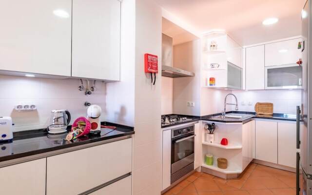 Sofia Beach Apartment by Acasadascasas