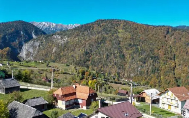 Pension Nea Marin