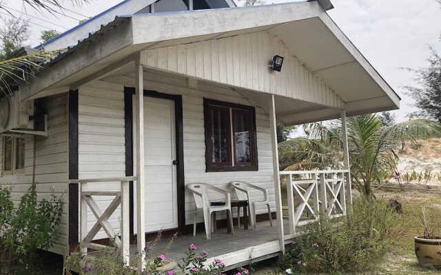 Tim's Seaside Hideout Resort