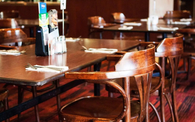 Upper Ross Hotel