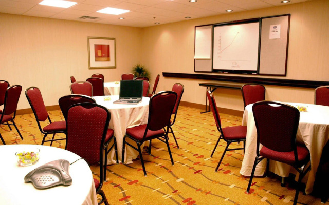 Hampton Inn & Suites-Knoxville/North I-75