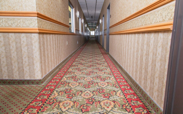 BridgePointe Inn & Suites by BPhotels, Lincoln I-80/27th St