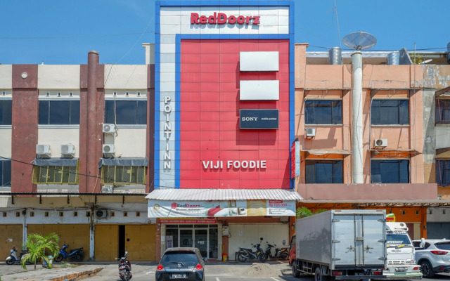 RedDoorz Plus @ Losari Makassar