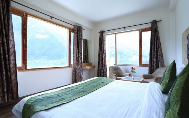 Aash Manali Retreat Spa & Resort