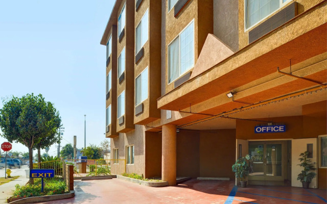 H3 Inn & Suites LAX Airport