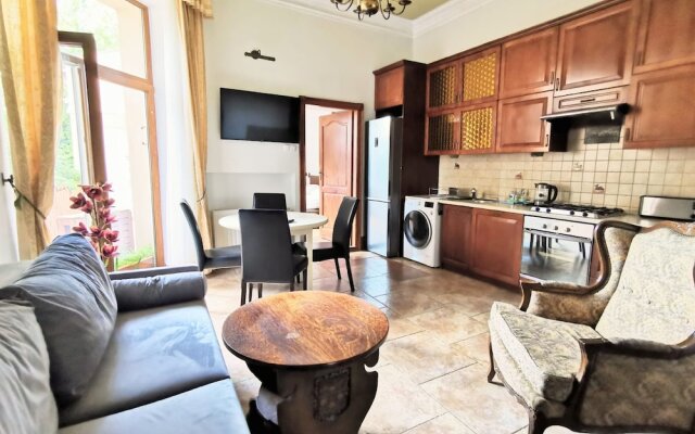 Penthouse with Piano & Old Town View