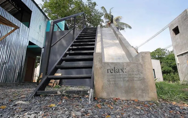 PAUSE Resort & Bar