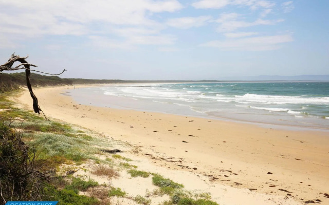 Sandy Feet Retreat - Pet Friendly - 1 Min Walk to Beach
