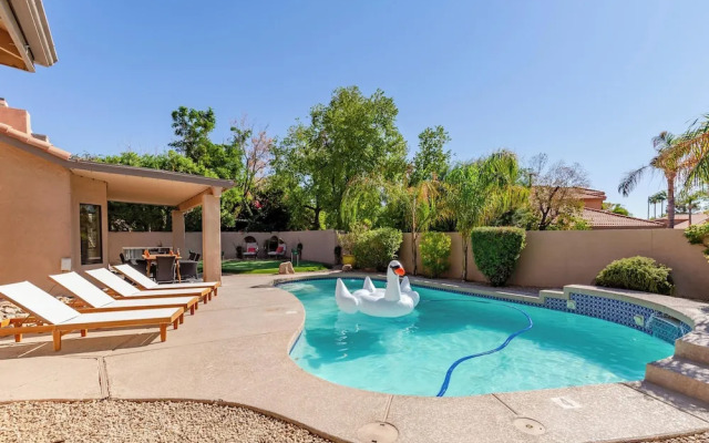 Scottsdale Oasis- Pool - Game Room - Putting Green