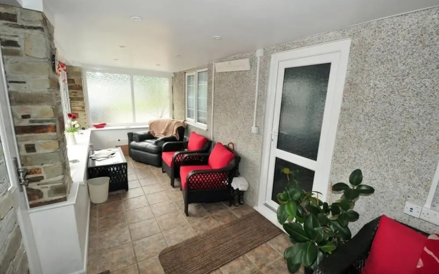 Treviglos Lodge Bed  Breakfast