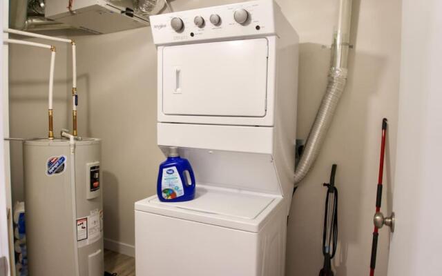 Gorgeous Modern 2BD Condo Heart of Wpg Coffee Location