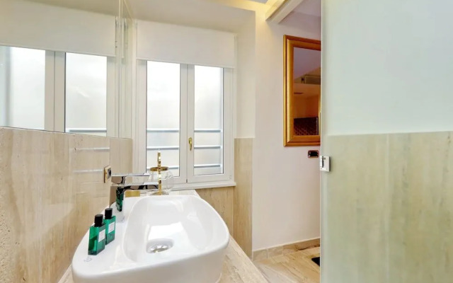 Trevi Diamond Luxury Suites & Jacuzzi