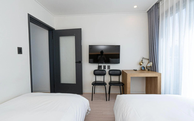 Hotel The Grang Jungmun