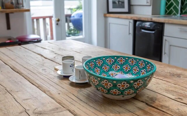 Bright 2 Bedroom Flat in Lower Clapton