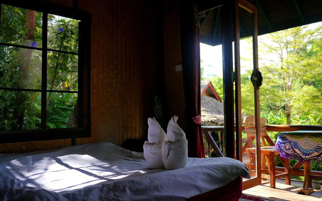 Pho Rak Nah Pai Guesthouse