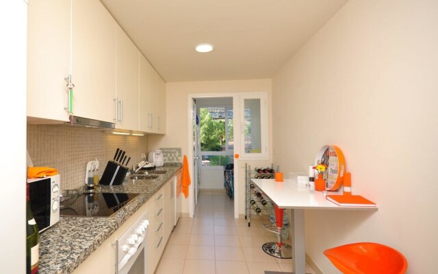 Apartment With 2 Bedrooms in Benahavís, With Wonderful Mountain View,