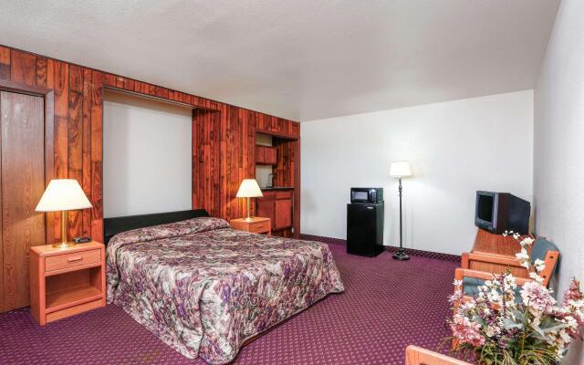 Travelodge by Wyndham Deer Lodge Montana