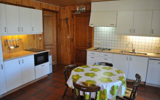 Stunning, Wooden Villa Located in Durbuy