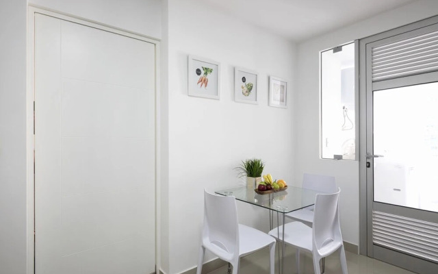 UR Place Rentals -2Bdrm Canvas Miraflore