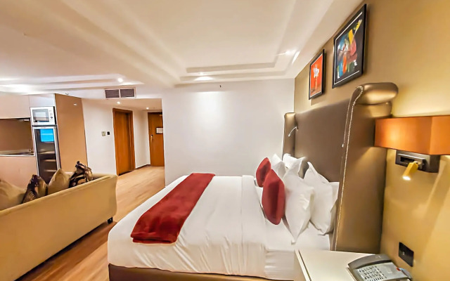 Victoria Crown Plaza Hotel