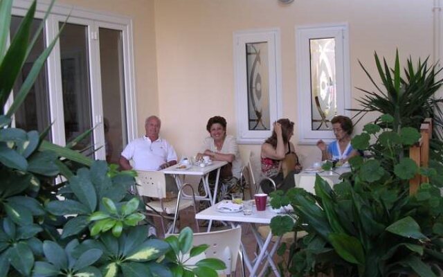Efstratios Hotel