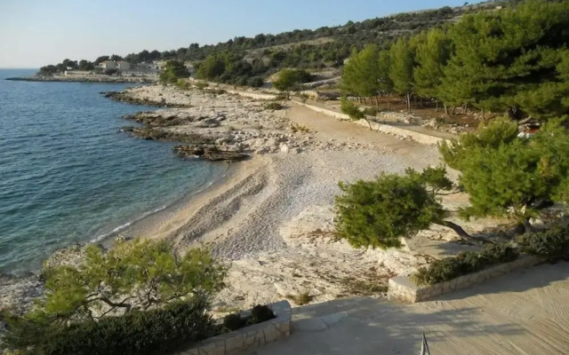 Neda - 150 M From Pebble Beach - SA3