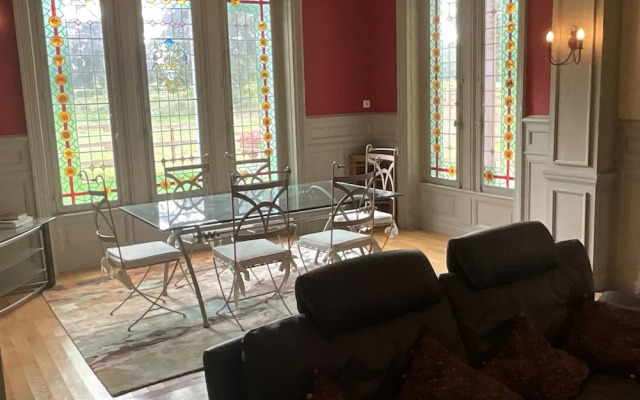 Chateau Tout Y Fault