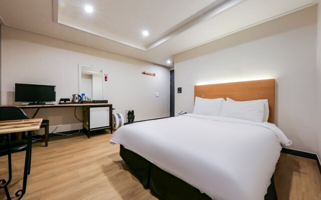 Daejeon Wolpyeong W