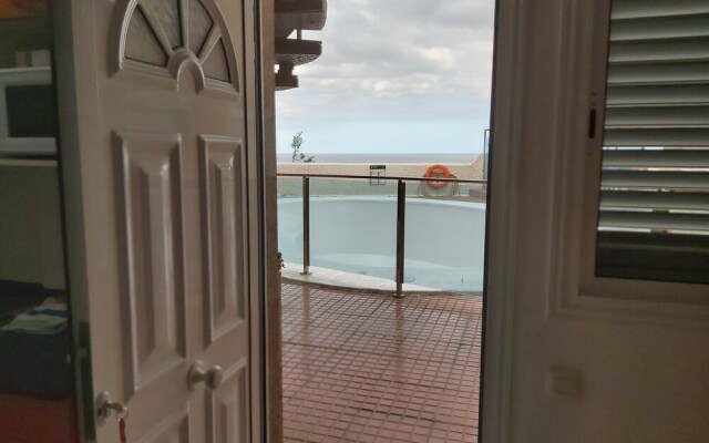 Flipper Top Suites