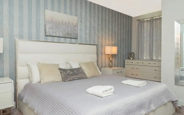 178cd Fantastic 5BD Near to Disney