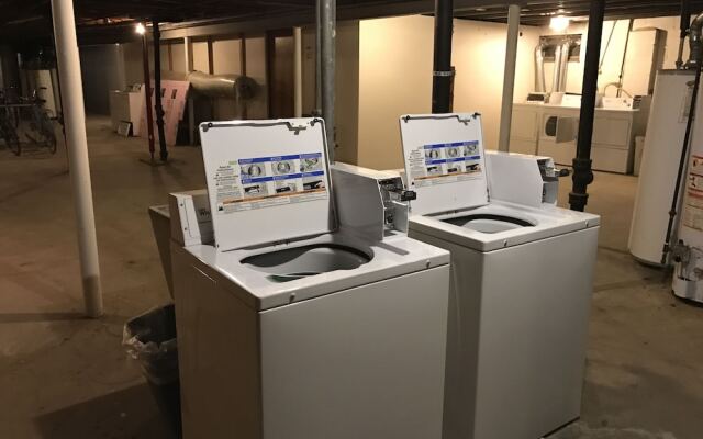 1 BR Apt Near Marquette University by Frontdesk