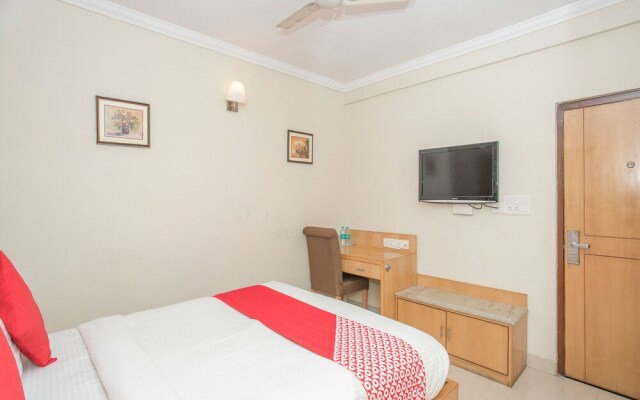 OYO 461 New Rainbow Business Hotel