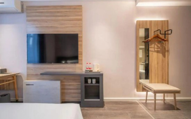 HanTing Hotel (Jinan Qilu Software Park Shuntai Plaza)