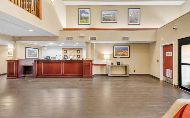 Comfort Suites Lakewood - Denver